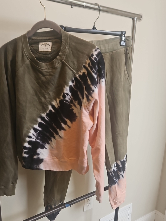 Electric & Rose Other - Olive & Pink Tie-Dye Pajama Set - Casual Crew & Joggers